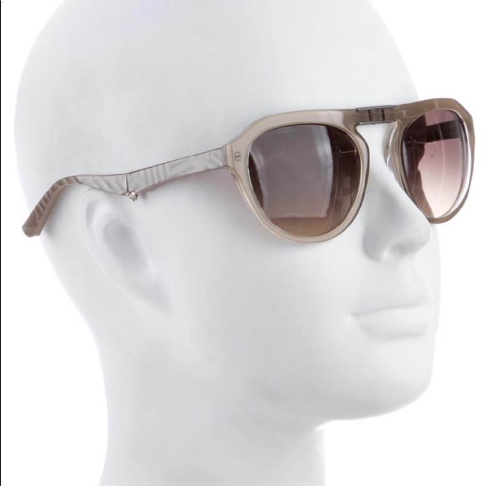 Vera Wang Yuna round sunglasses with foldable arms in grey resin